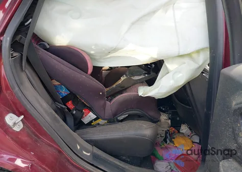 2019 Jeep Cherokee Latitude Plus Fwd z USA, uszkodzony, nr VIN 1C4PJLLB9KD443866